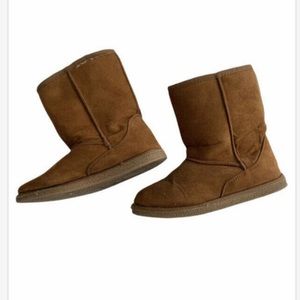 Size 2 Girls chestnut color boots!
